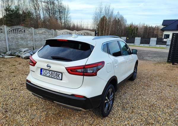 Nissan Qashqai cena 56900 przebieg: 94000, rok produkcji 2018 z Łowicz małe 191